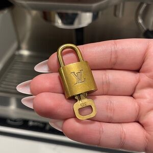 Louis Vuitton Brass 315 Padlock Key Set
